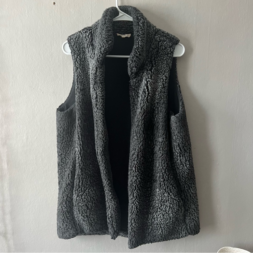 Altar’d State Black Sherpa Open Front Vest Size Large